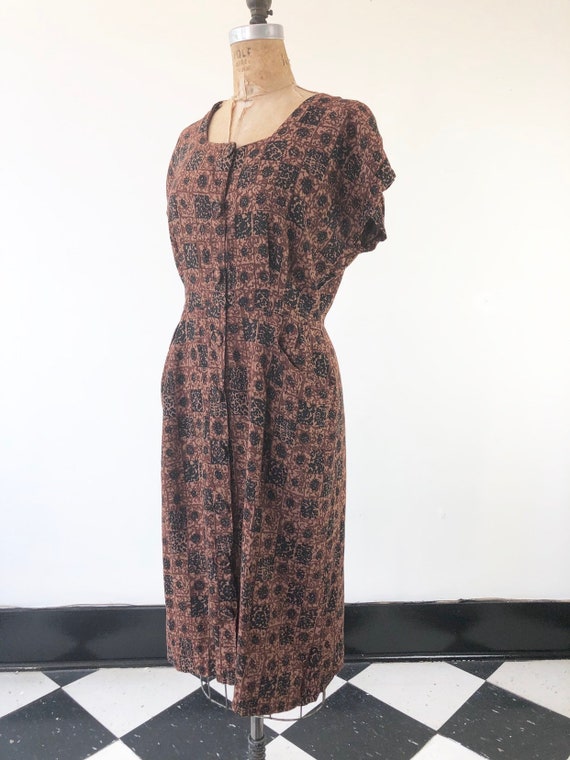 CUTE 1940’s Novelty Print Brown Rayon Dress M - image 2