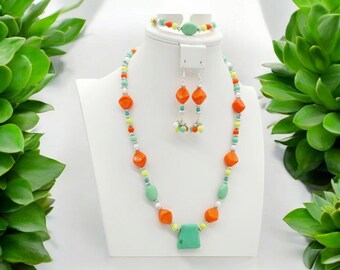 Bright Jewelry Set Necklace Bracelet and Earrings