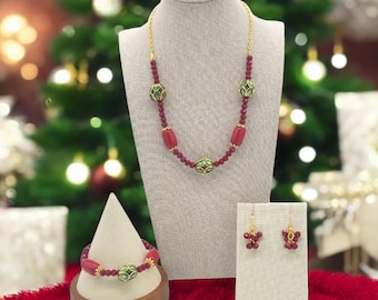 Red Green and Gold Christmas Set
