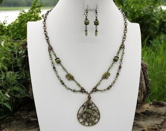 Eden Necklace and Earring Set