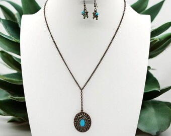 Jaded Ivy Necklace and Earring Set
