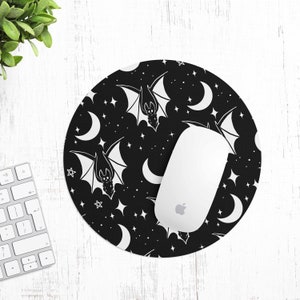 Tapis de souris chauves-souris | | de décoration d’Halloween J’aime les chauves-souris | Mignon Bat Office Decor | | de bureau à domicile | cadeaux d’Halloween Tapis de souris chauve-souris | Chauves-souris Lune Witchy Cadeau