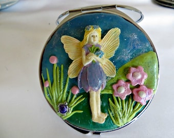 Compact mirrors_Fairy Compact mirror_hand and pocket mirrors_beauty accessory