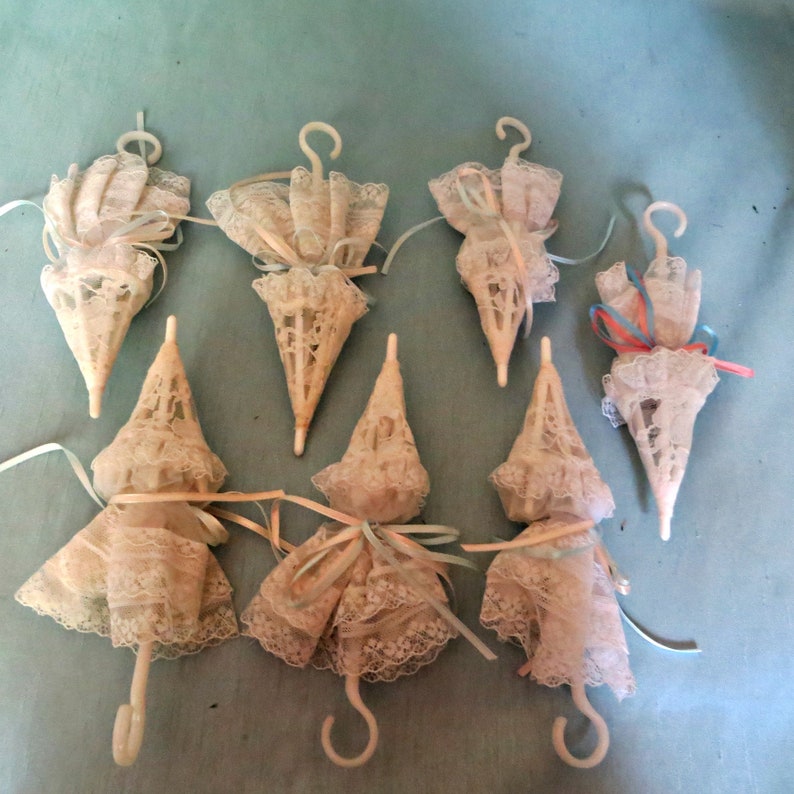 Vintage Wedding supplies/_6 pieces vintage lace parasol favors/_SHIPS FREE