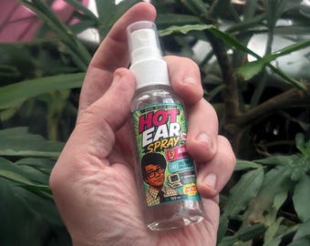 The IT Crowd Hot Ear Spray – Maurice Moss Richard Ayoade Geschenkidee für Geeks, Nerds und TV-Fans, 100-ml-Flasche