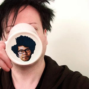 The IT Crowd Mug/Cup Maurice Moss Richard Ayoade Face Geek Nerd Microwave and DISHWASHER SAFE image 1