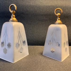 Pair of Art Deco hanging lamps with gold hooks – Frosted glass tulips in flowers