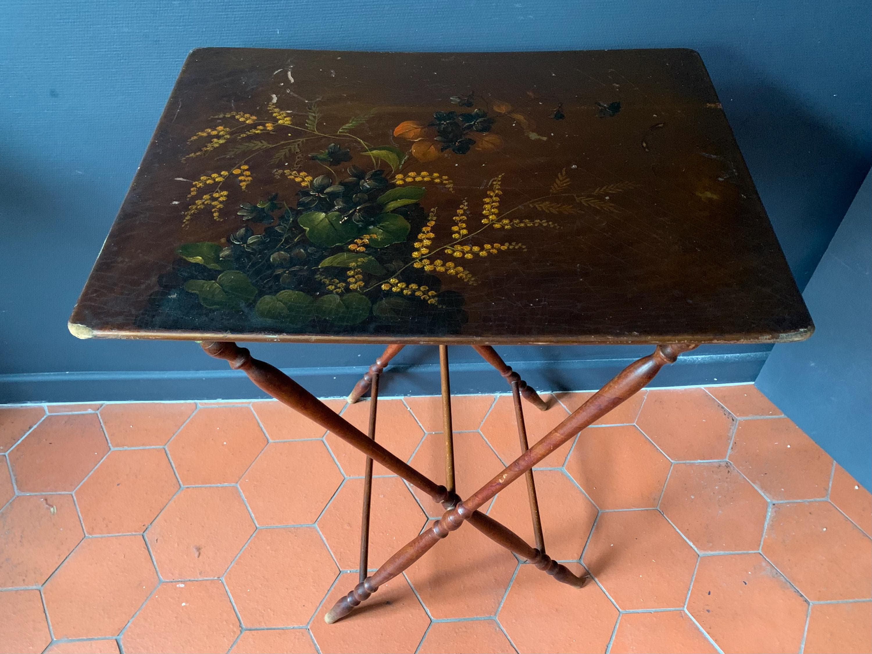 Antique Folding tableアンティークテーブル Folding Side Table, Wood and Flowered Leather, Hand-painted, 19th