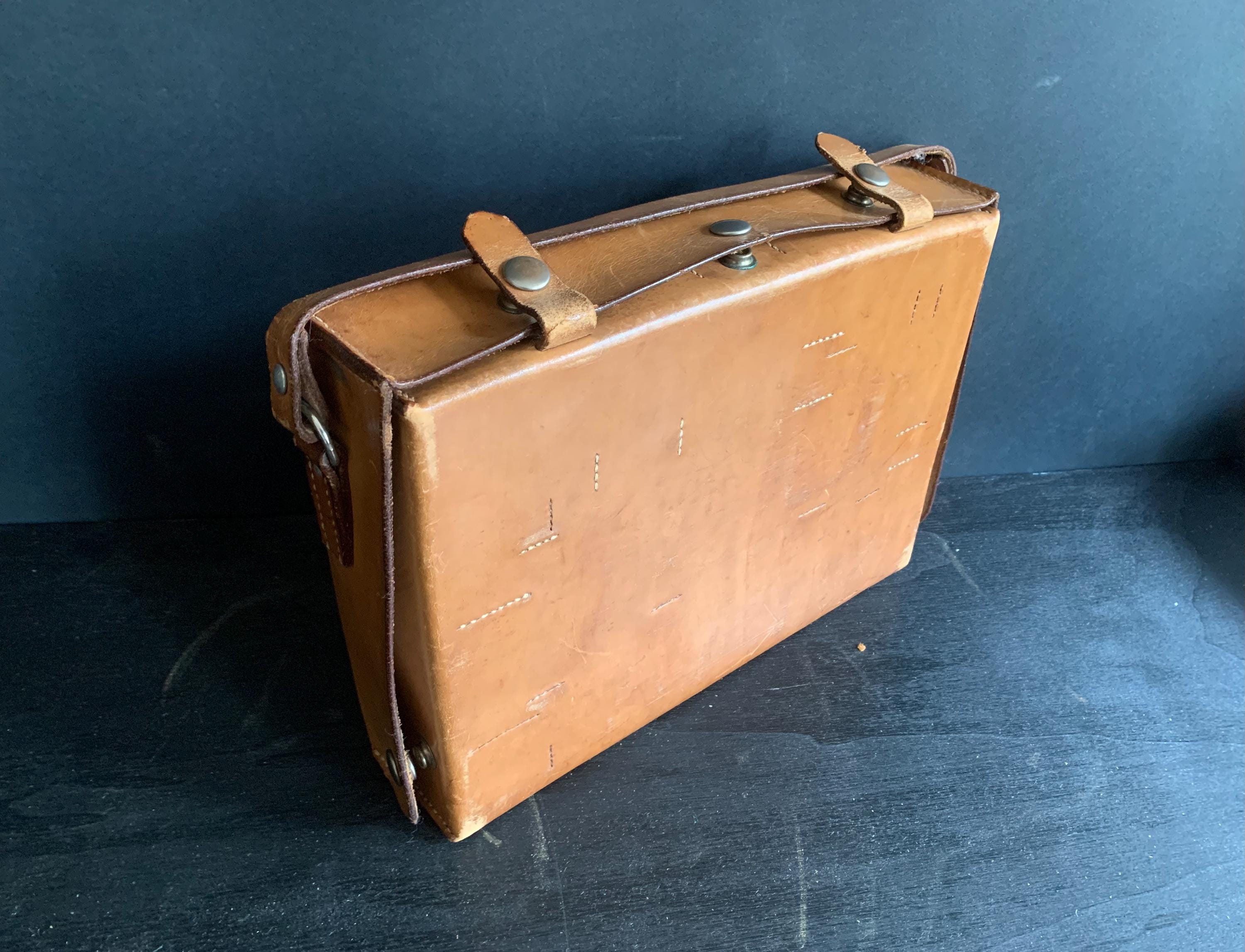 Antique camel leather suitcase - Craftsman's satchel