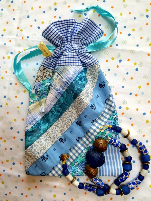 Sac à Cordon Fleuri Bleu, Patchwork, Rubans de Satin, Liberty Vintage et Nouveaux Tissus, Sac Pour L