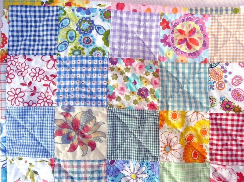 Livraison Gratuite. Courtepointe Brillante de Bébé ou Todler. Écrasé à La Main. 100% Coton. 104 X 10