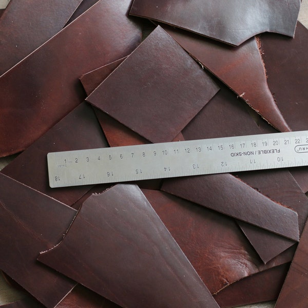 7-10oz -  Wickett & Craig CHOCOLATE Brown Traditional Harness Leather Remnants - 1kg Bundle - Cutoffs, Scraps - Varied Sizes