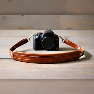 パッド入りレザーカメラストラップ（新品・ビンテージカメラ対応） - SLR/DSLRカメラ用ネックストラップ - 写真家向けパーソナライズストラップ - ニコン、キヤノン対応