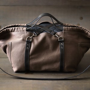 Canvas Duffel Tote Bag | Waxed Canvas and Leather | Weekender Bag for Men or Women | Cross Body Bag | Weekender Tote | Men&#39;s Bag | FORAGER