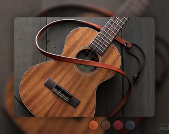 Dünner Ukulelengurt aus Leder mit Initialen | Massgefertigter Ukulelegurt für alle Ukulelespieler | Konzert, Tenor, Bariton | SKINNY-Stil