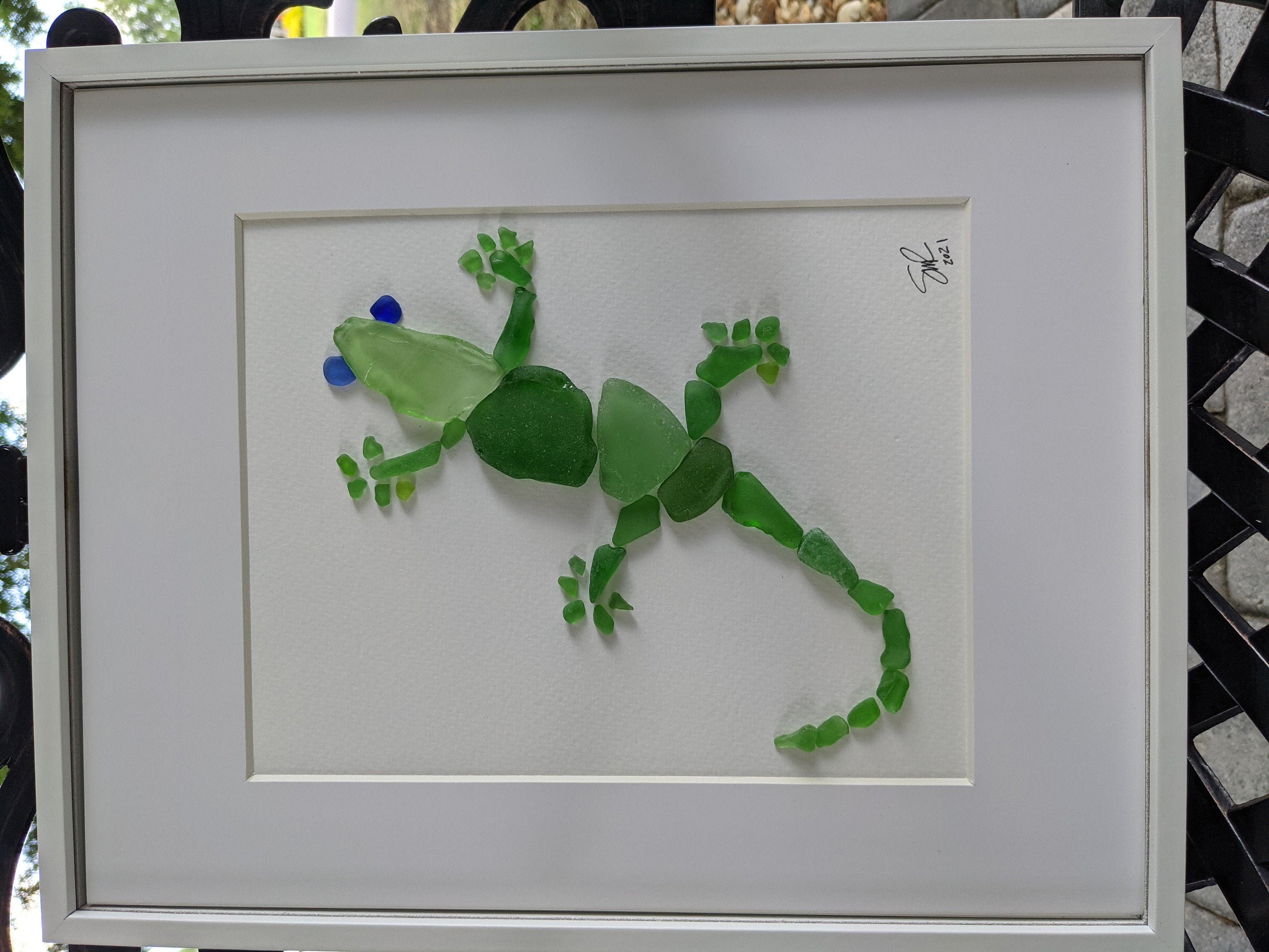Green Sea Glass Gecko In 15 X 12 Black Frame Etsy green-sea-glass-gecko-in-15-x-12-black-frame-etsy