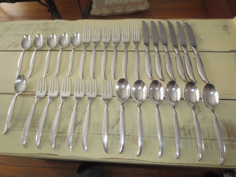 Vintage 1950/'s Rogers Cutlery Flair Pattern Service for 6 Persons 5 Piece Serving Total 30 pieces