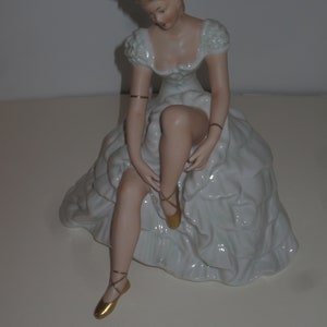 Vintage Wallendorf Porcelain Figurine of Ballerina in a Sitting Position lacing her shoes, German Porcelain Figurine image 2