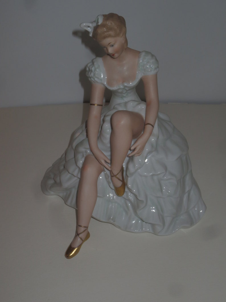 Vintage Wallendorf Porcelain Figurine of Ballerina in a Sitting Position lacing her shoes, German Porcelain Figurine image 2