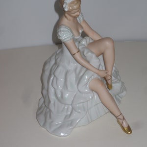 Vintage Wallendorf Porcelain Figurine of Ballerina in a Sitting Position lacing her shoes, German Porcelain Figurine image 3