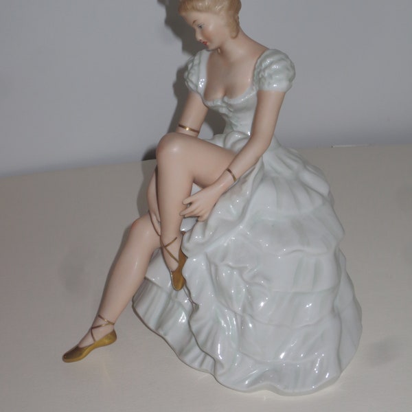 Vintage Wallendorf Porcelain Figurine of Ballerina in a Sitting Position lacing her shoes, German Porcelain Figurine