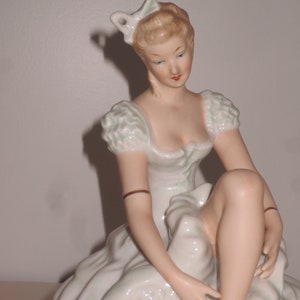 Vintage Wallendorf Porcelain Figurine of Ballerina in a Sitting Position lacing her shoes, German Porcelain Figurine image 5