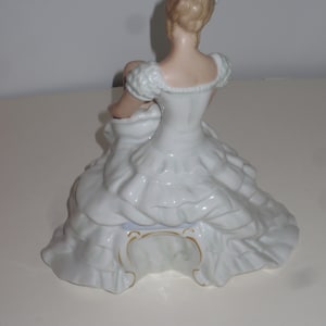 Vintage Wallendorf Porcelain Figurine of Ballerina in a Sitting Position lacing her shoes, German Porcelain Figurine image 4