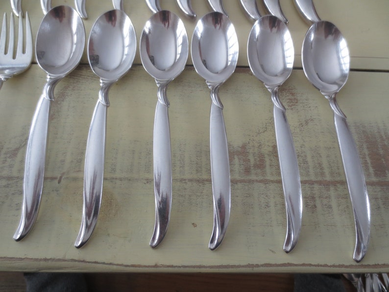 Vintage 1950/'s Rogers Cutlery Flair Pattern Service for 6 Persons 5 Piece Serving Total 30 pieces