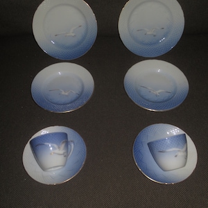 Vintage 8 piece Royal Copenhagen Bing Grondahl Pair of Seagull Cups and Saucers, pair of 6 inch plates and pair of 6 7/8 inch plates