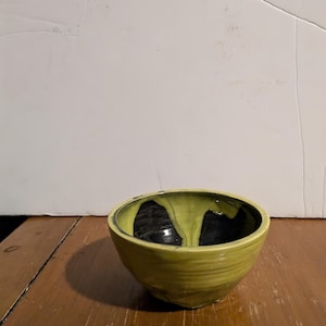 Carved Yellow and black Ceramic Jewelry Storage, Textured Pottery Ring Dish, Earring Bowl, Mini Trinket Dish, Spice Bowl