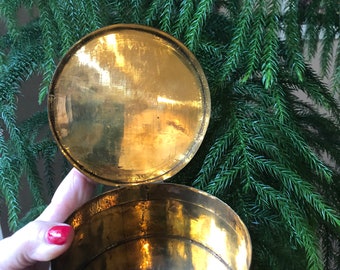 Vintage Brass Box Lidded Hinged Patina Eclectic Boho Tabletop Round Box Catchall Eclectic Vintage Styling