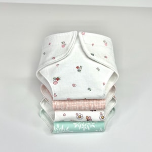 Cloth Doll Diapers: Adjustable waist, fits 10-14&quot;