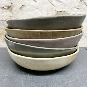 Pottery Meal Bowl. Large Pasta, Ramen, Salad, Soup, Popcorn Bowl. READY TO SHIP. Matte Glazed Ceramics. Handcrafted Stoneware image 2