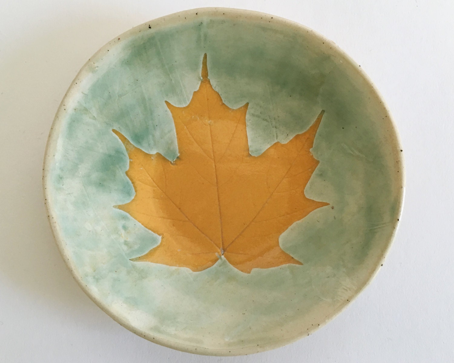 Plat Rond en Céramique Feuille d'érable, Plat de Savon, Bijoux, Lumière Thé et Bougeoir Votif