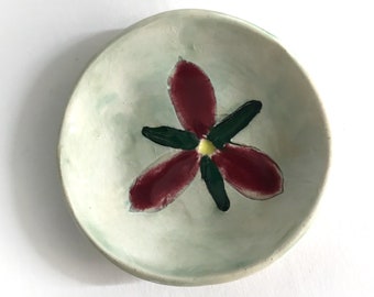 Trillium Flower. Botanical Pottery Plate. Symbol of Awakening & Transformation. Ring Dish. Soap Dish. Bridesmaid Gift. Hand-painted Ceramics