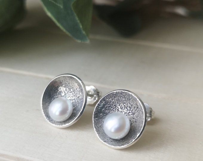 Round handmade earrings in silver with pearls for women