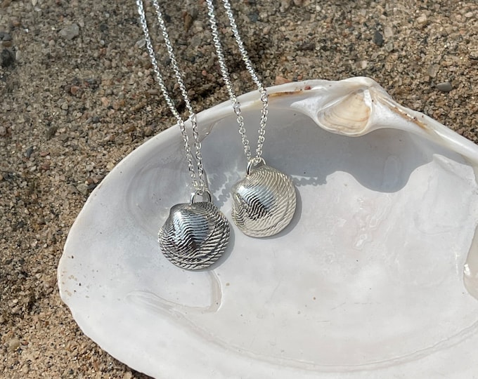 Small Shell Pendant Necklace in 925 silver on a shiny or oxidized sterling silver chain for women.