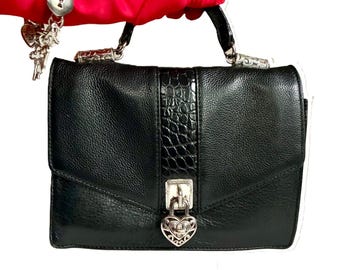 Brighton svart handväska i äkta läder / silverfärgad hjärtformad handväska med topphandtag / axelväska
