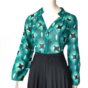 Banana Republic green abstract blouse /1970s style geometric long sleeve top size Medium