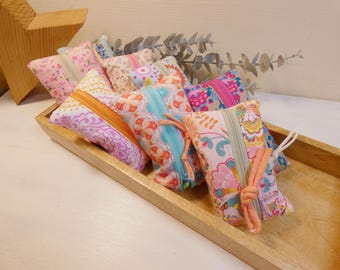 Tissue pouch / Tissue bag / Fabric bag / Tissue case / Small fabric bag / Pouch / Flowers / Pattern / Gift / Roses / Flower