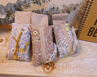 Tissue pouch / tissue bag / fabric bag / tissue holder / small fabric bag / pouch / graphic / grey / gift / souvenir /