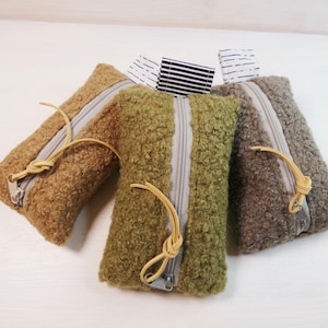 Taschentüchertasche TATÜTA handgefertigt aus kuscheligem Boucle Tatüta Täschlein Minitäschlein Medikamententasche beige grün grau Geschenk