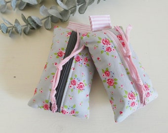 sewn handkerchief bag Tatüta made of cotton fabric - stylish and practical bag for women with roses on grey stylish gift