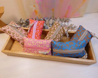 Leopard print tissue pouch | Outdoor bag with leopard print | Water-repellent tissue pouch | Robust tissue pouch with leopard print