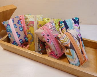TATÜTA / colorful fabric tissue pouch / tissue bag / fabric bag / tissue holder / small fabric bag / pouch / feathers
