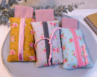Tissue pouch / Tissue bag / Fabric bag / Tissue case / Small fabric bag / Pouch / Flowers / Pattern / Gift / Roses / Flower