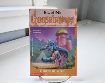Attack of the Mutant Number 25 Goosebumps R.L. Stine 90s 1st Edition Paperback Book Fiction Horror Collectable RhymeswithDaughter