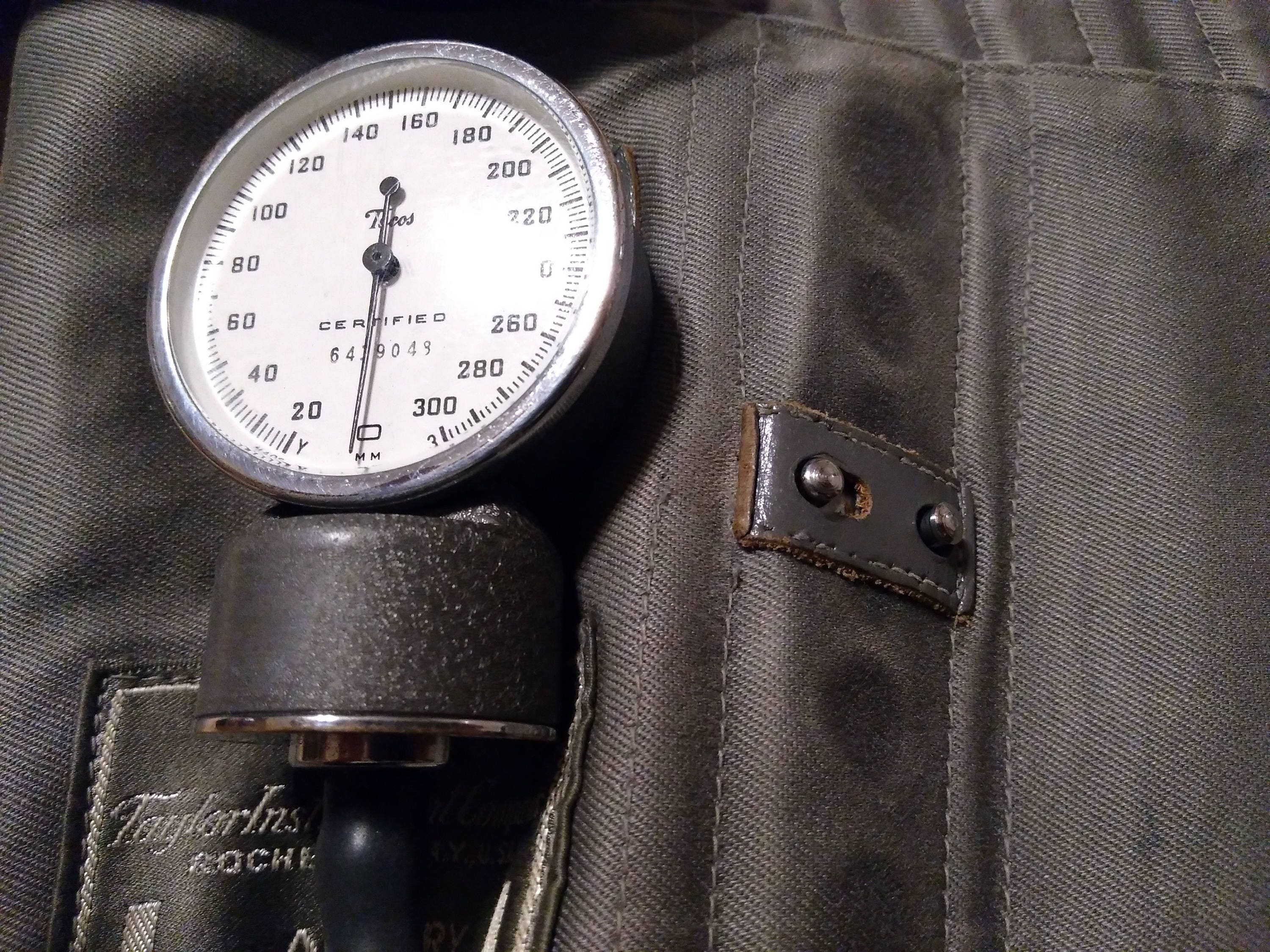 Vintage Blood Pressure Cuff Sphygmomanometer Tycos Taylor Instruments