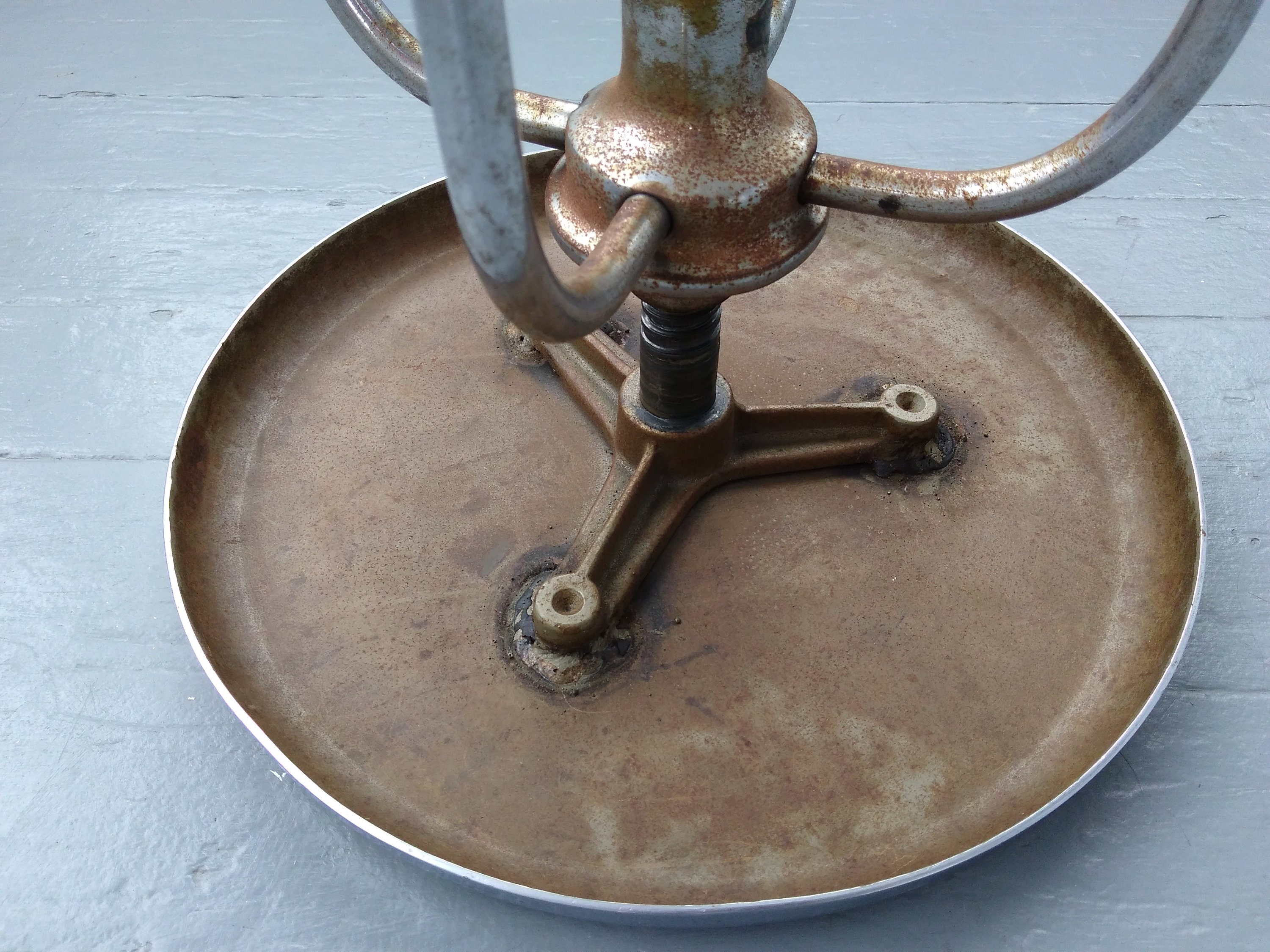 Antique Tall Metal Stool Adjustable Round Silver Drafting Stool Bar Stool Industrial Home Shop