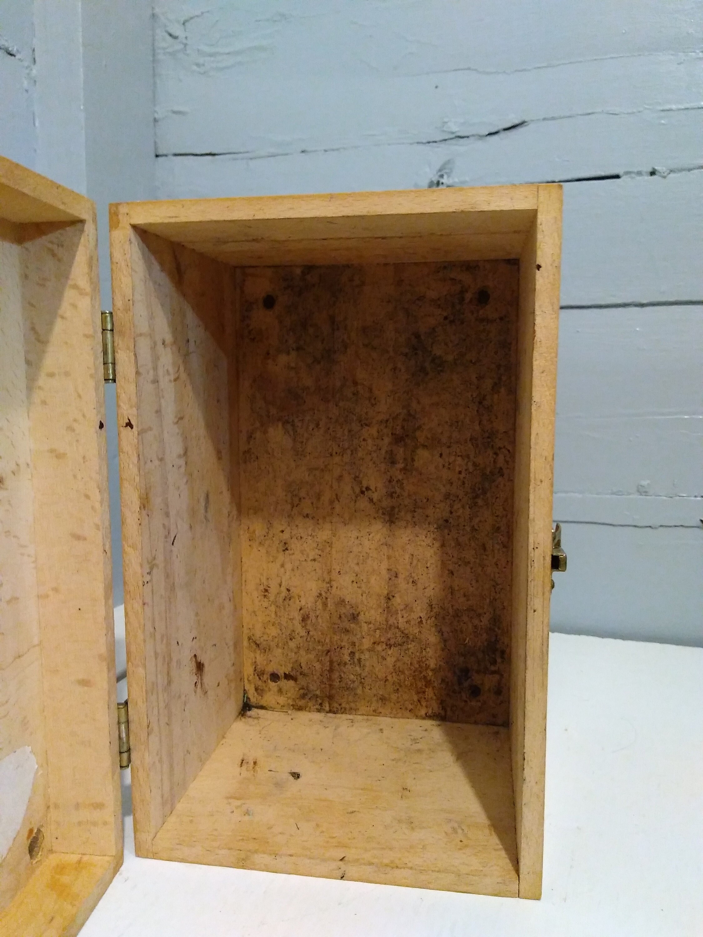 shoe polish storage box
